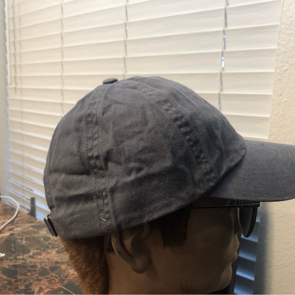 Under Armour  Women’s Black w/flecks of gray Baseball Hat Size Adjustable - Picture 7 of 12